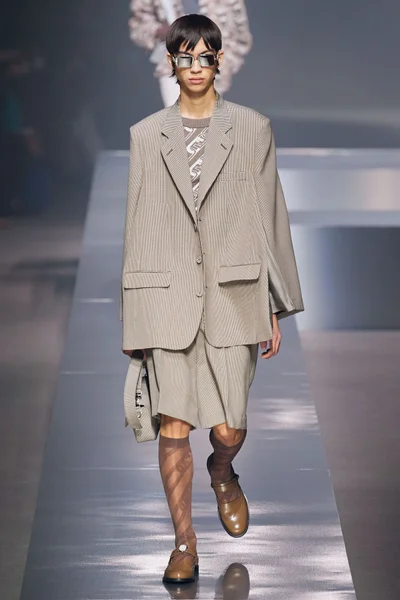 Look 29